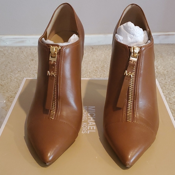 Michael Kors booties - Picture 1 of 7